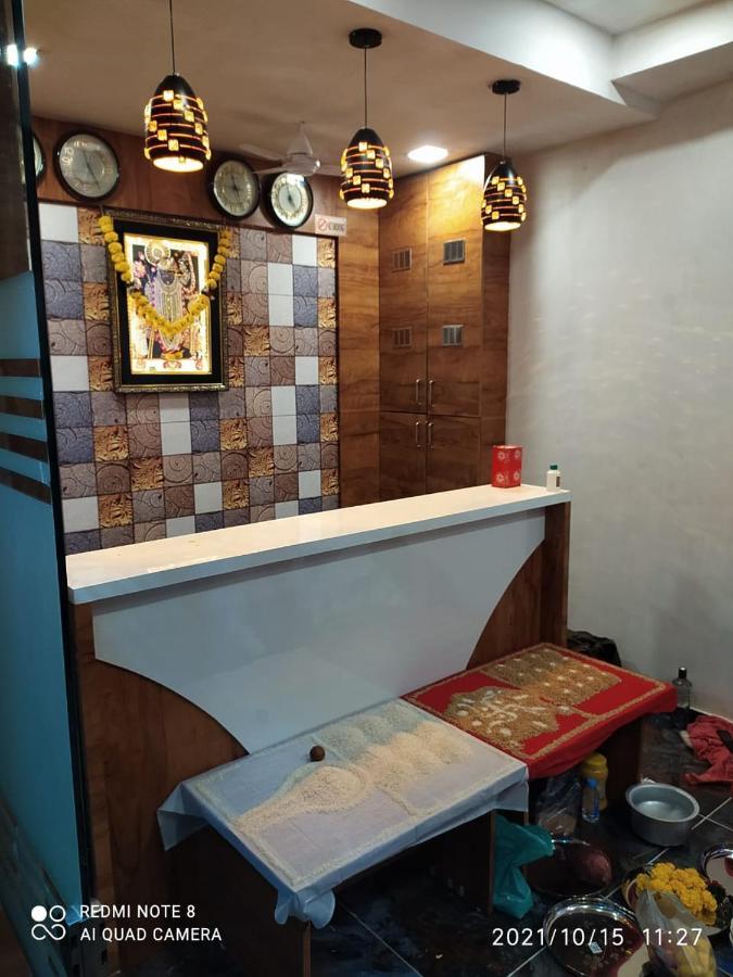 Hotel Red Rose Vadodara Exterior photo