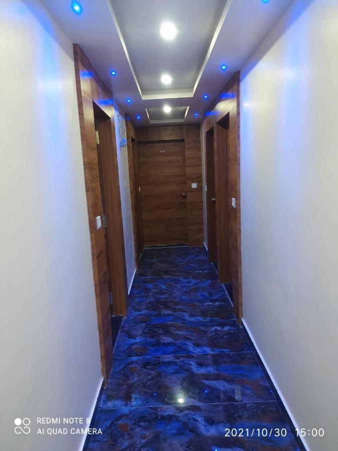 Hotel Red Rose Vadodara Exterior photo